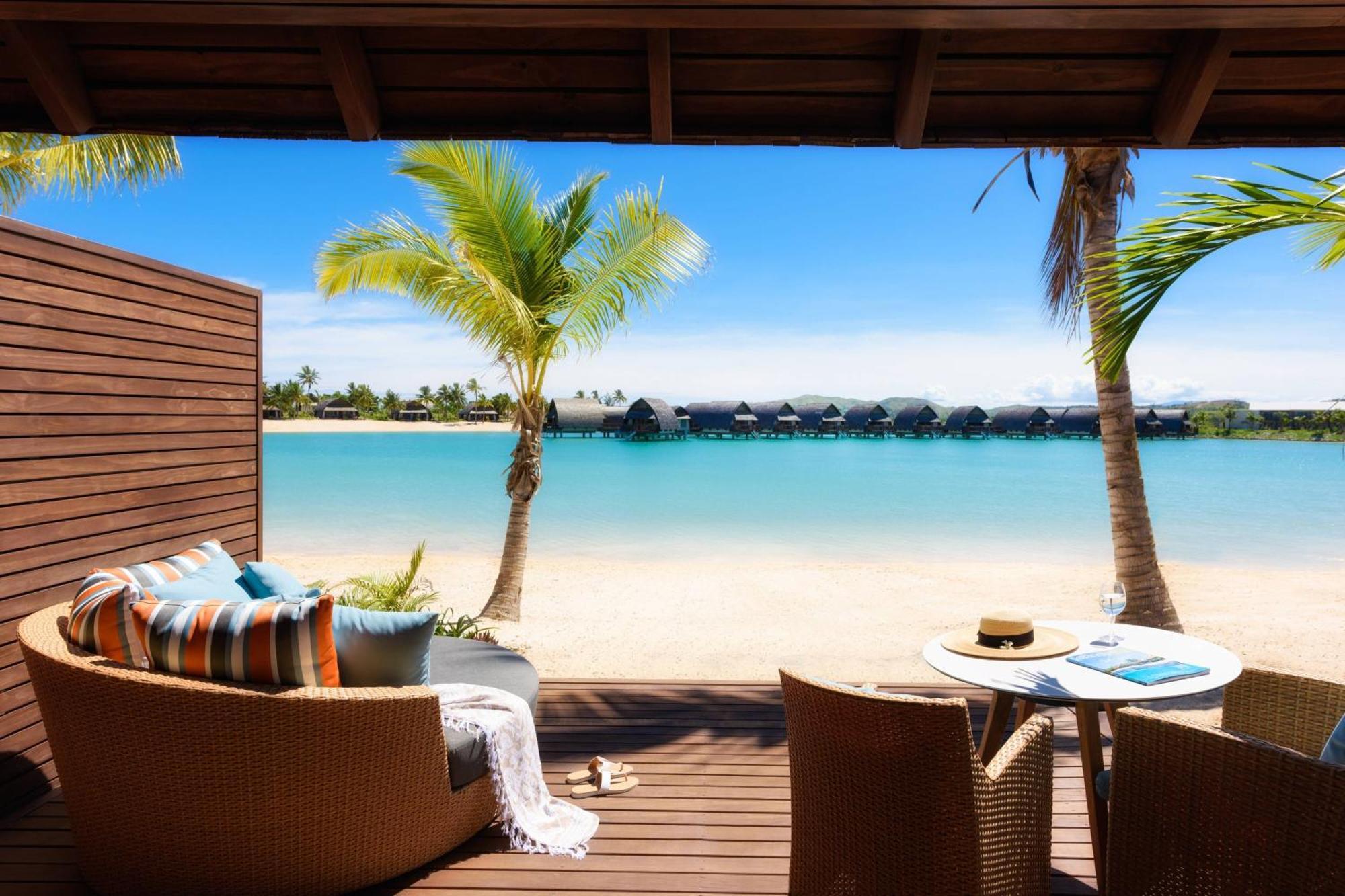Fiji Marriott Resort Momi Bay Kültér fotó Beachfront Villa