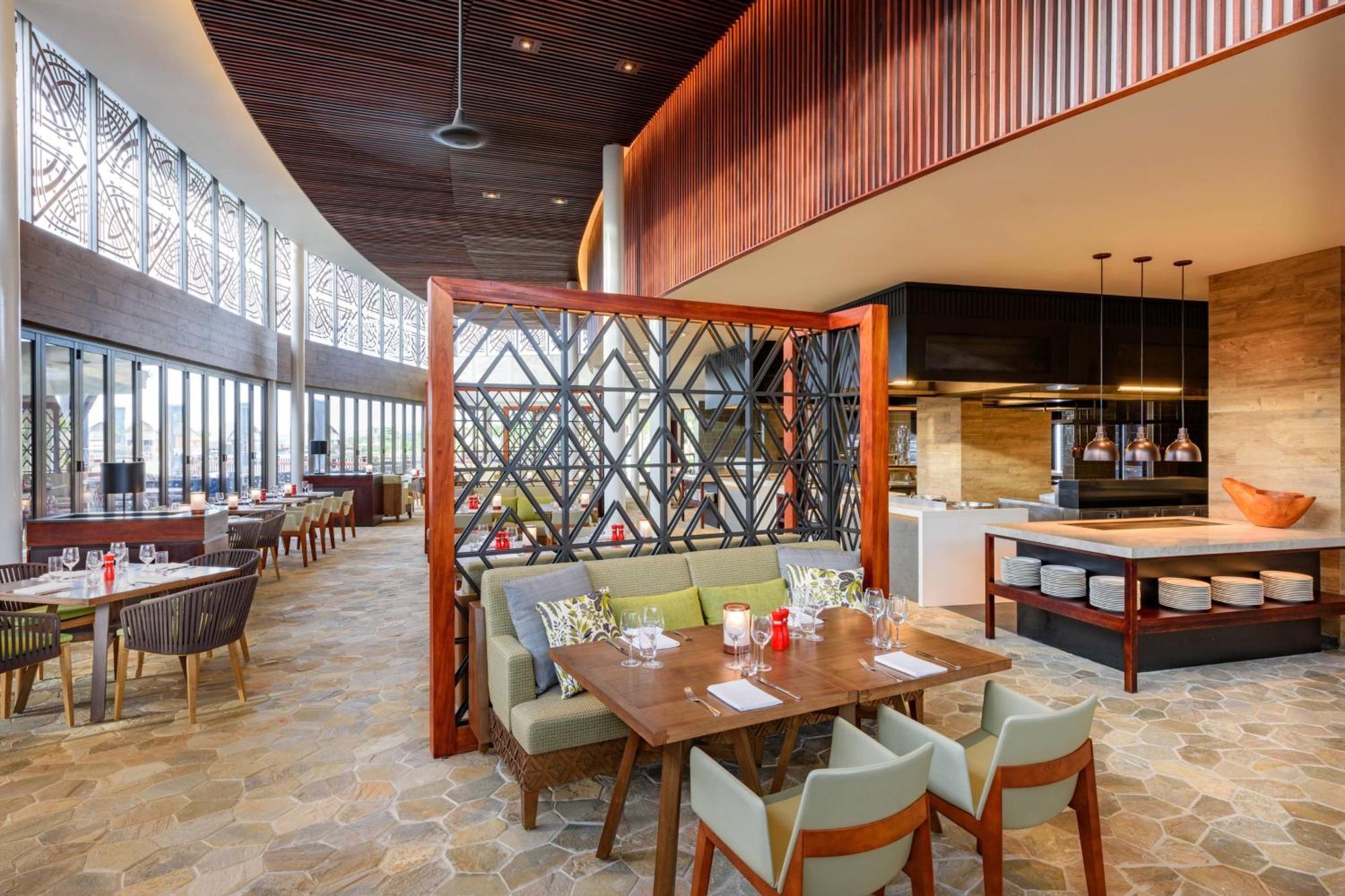 Fiji Marriott Resort Momi Bay Kültér fotó The restaurant