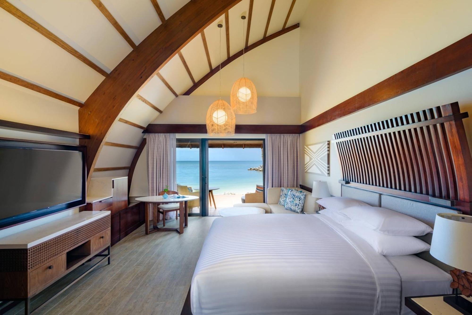 Fiji Marriott Resort Momi Bay Kültér fotó Beachfront Suite
